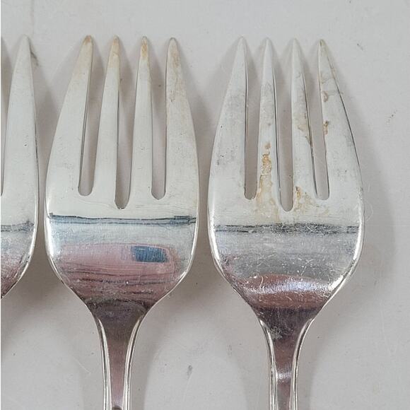 Rogers Brothers Silver Plate Eternally Yours Coquette 4 Salad Forks - Picture 7 of 10